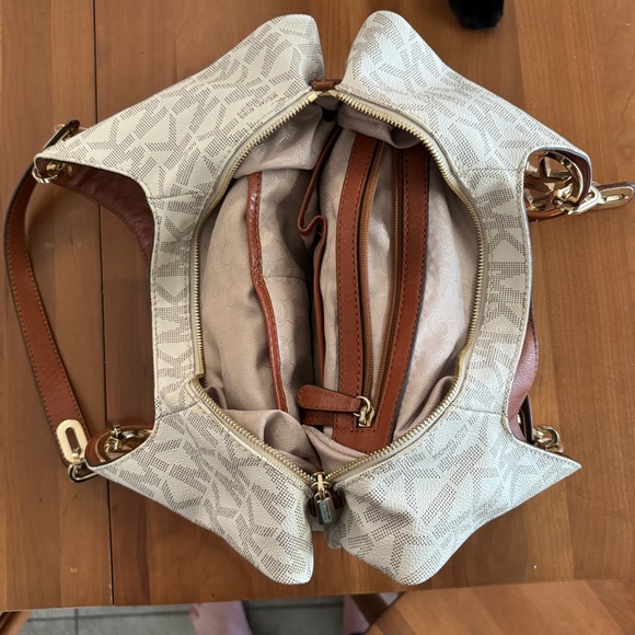 Fulton Large Logo Shoulder Bag in Vanilla - Picture 13 of 13